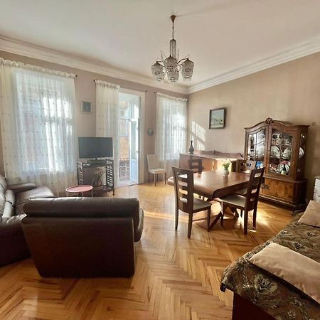 Apartment Down Town Group Тбілісі Екстер'єр фото